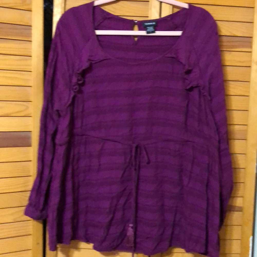 Torrid size 1 babydoll blouse with tie waist. Excellent condition!